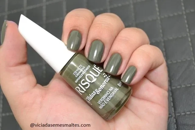Risqué Verdinho na Mão É Vendaval: resenha do esmalte verde
