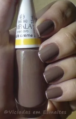 unhas e esmalte